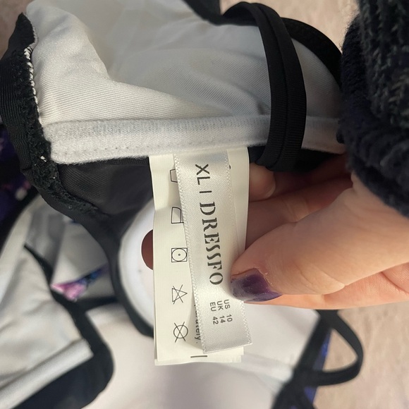 2 for $50 - Dressfo - Galaxy Print Underwired Bikini Swim Top - Size 10 BNWT - Picture 7 of 7